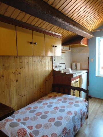 Apartamento Kod Senke Komiža Habitación foto